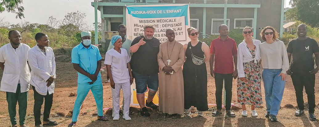 Au Bénin, Audika et La Voix De l’Enfant unissent leurs forces pour améliorer ou redonner l’audition à des enfants et des adultes